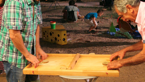 table élastique jeux en bois